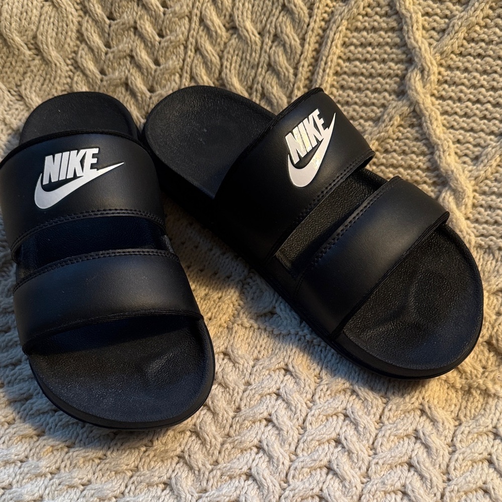 Nike Women's Black Slide Sandals
